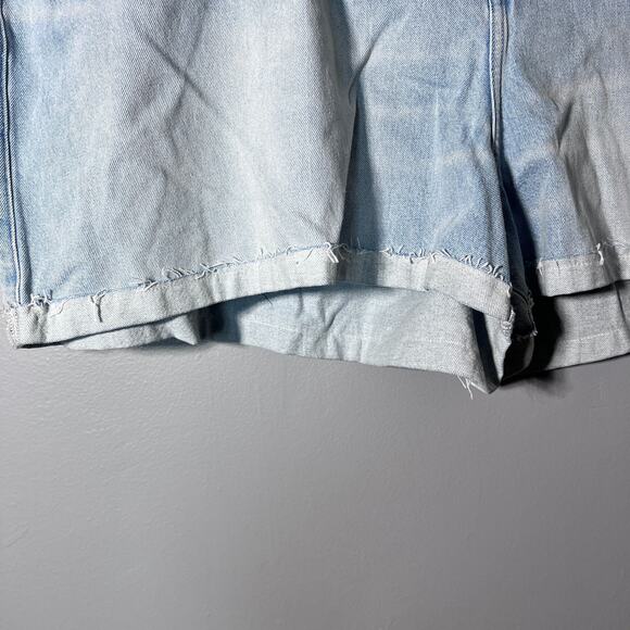 NWT Good American Good ’90s Denim Shorts Size 30 Plus High Rise Light Wash - Picture 8 of 9